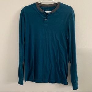 Men’s size small Fruit of the Loom long sleeve henley